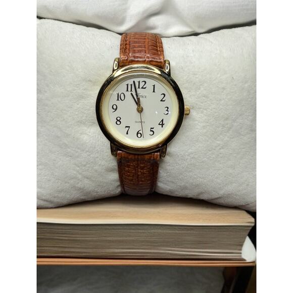 Timex Quartz Watch w/ Speidel Leather Band – New Battery, Gold Tone, Cleaned - Picture 1 of 7